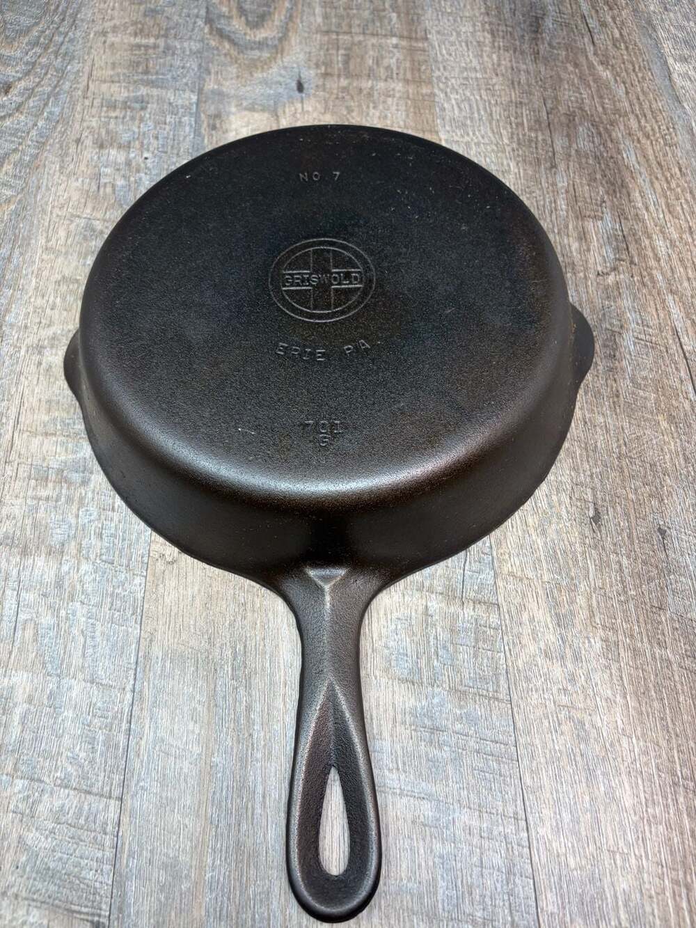 VTG Griswold No.7 Cast Iron Skillet Frying Pan Erie PA Small Block Logo 701G EUC